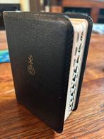 ZAKBIJBEL NBG 12/8cm met DUIMGREPEN EN KOKER EN LINTJES foto, Ophalen of Verzenden, Gelezen, Jongbloed, Christendom | Protestants