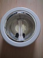 Oude Wandlamp met kleine TL, Ophalen