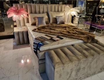 Zo goed als nieuwe boxspring velvet eric kuster style beschikbaar voor biedingen