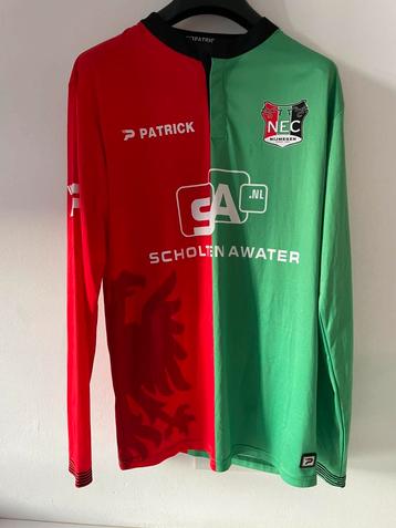 Voetbalshirt NEC Nijmegen  beschikbaar voor biedingen