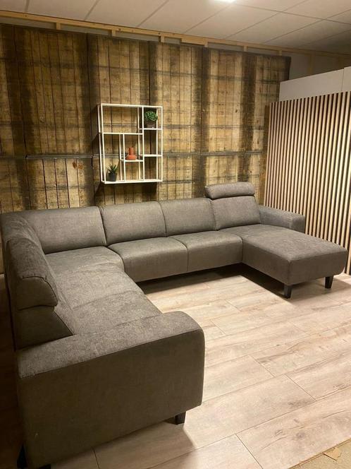 Prachtige elektrische U-bank voor spotprijs! OP=OP!, Huis en Inrichting, Banken | Voetenbanken en Poefen, Nieuw, 125 cm of meer