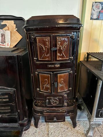 Unieke Antieke Jugendstil Houtkachel beschikbaar voor biedingen