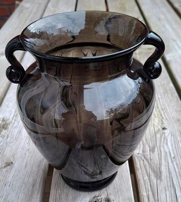 Jaren 20 30 art deco amphora vaas beschikbaar voor biedingen