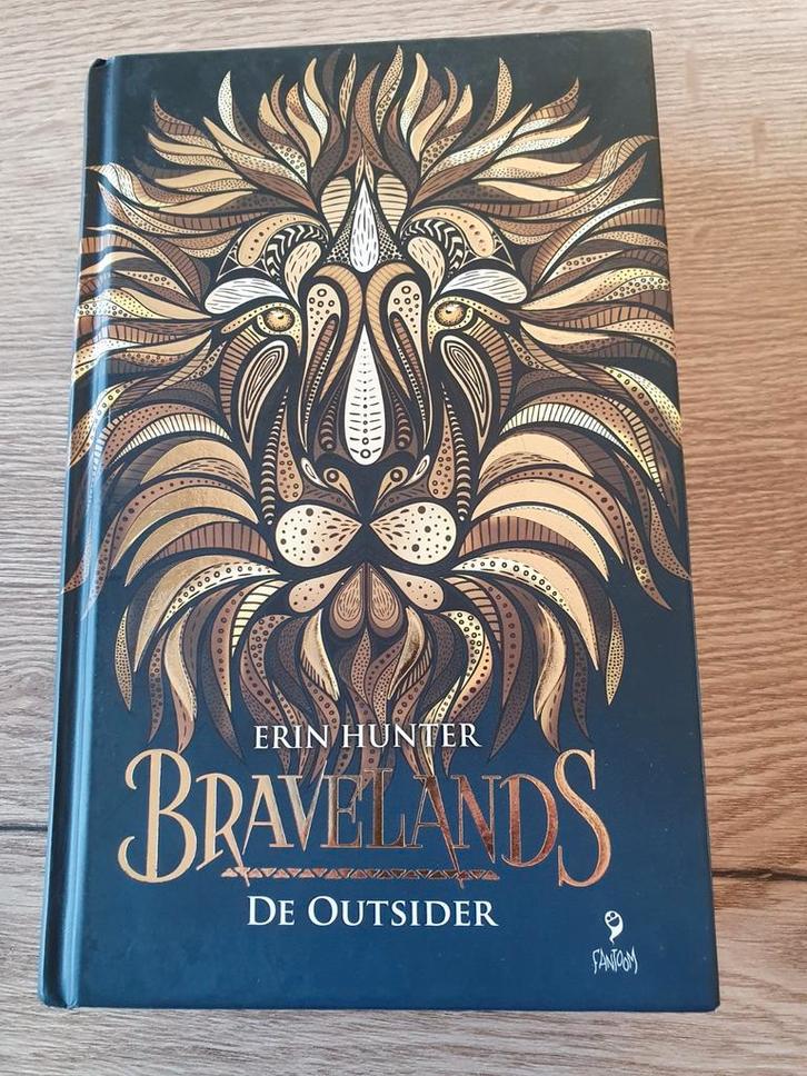 Boek Bravelands de outsider Erin Hunter NIEUW, Boeken, Fantasy, Nieuw, Ophalen of Verzenden