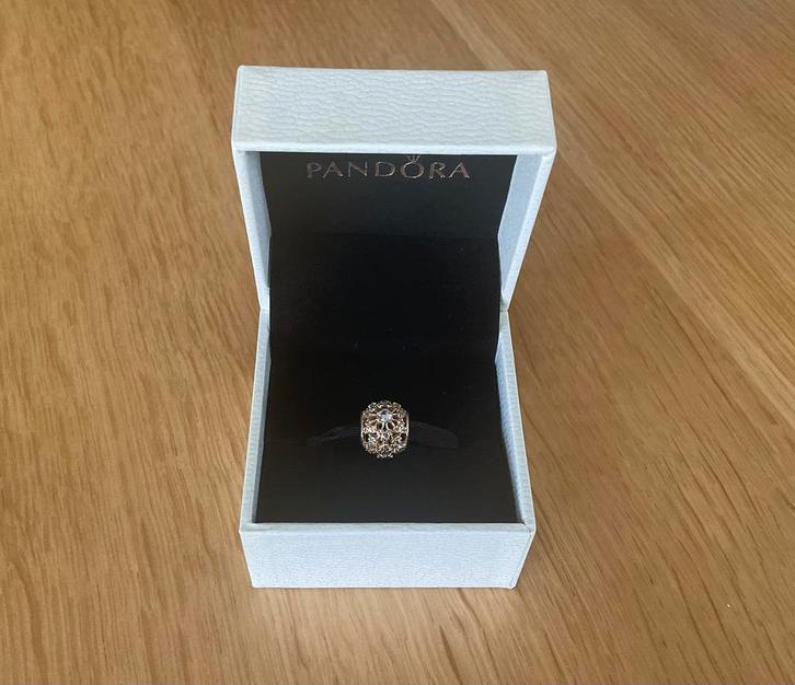 Pandora 14K goud “ Inner radiance” bedel, Sieraden, Tassen en Uiterlijk, Bedels, Gebruikt, Pandora, Goud, Ophalen