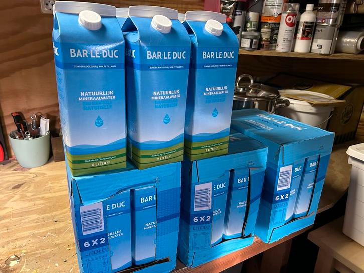 28 pakken Bar le duc mineraalwater, Diversen, Levensmiddelen, Ophalen