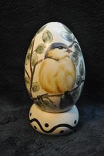 Koolmeesje op een beschilderd ei, Ophalen of Verzenden, Nieuw, Vogel, Beeldje of Figuurtje