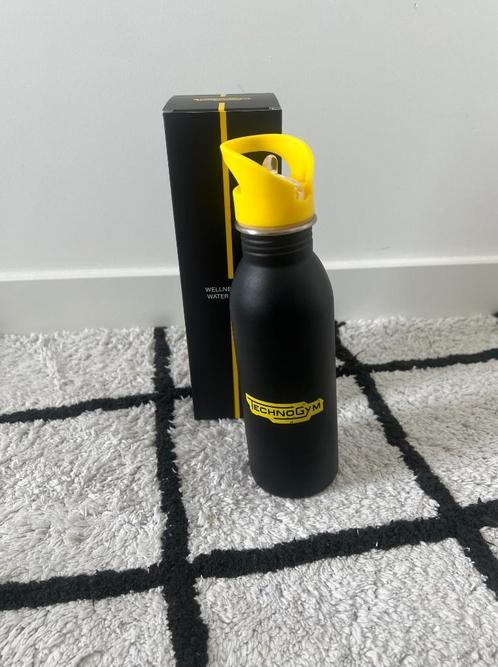 Nieuw zwart geel Technogym water fles bidon met rietje sport, Sport en Fitness, Bidons, Nieuw, Ophalen of Verzenden