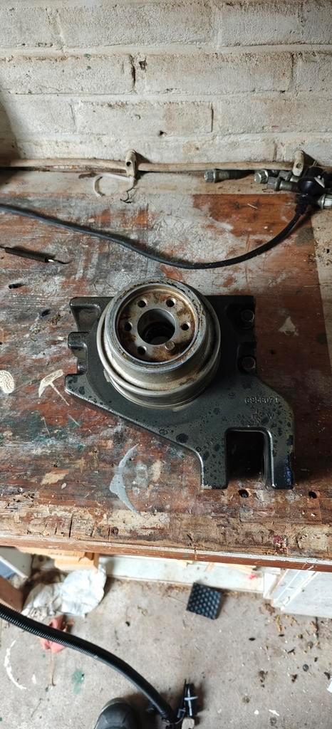 Force L-drive yoke/ steering knuckle, Watersport en Boten, Bootonderdelen, Gebruikt, Motor en Techniek, Motorboot, Ophalen of Verzenden