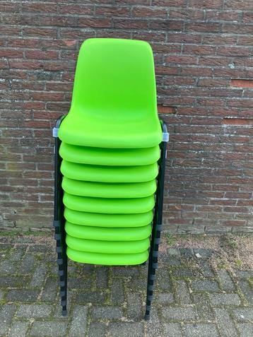 Nieuwe stapelstoelen Limegroen kantinestoelen kuipstoelen beschikbaar voor biedingen