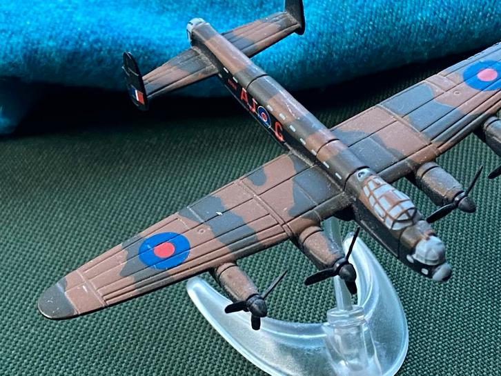 Corgi Lancaster WW2 Metal Modelvliegtuig, Hobby en Vrije tijd, Modelbouw | Auto's en Voertuigen, Zo goed als nieuw, Overige typen