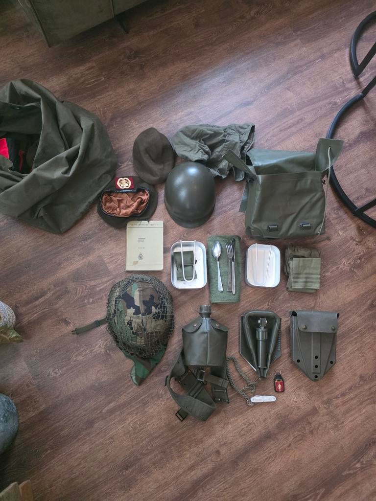 Legerspullen nl hele goeie staat., Verzamelen, Militaria | Algemeen, Ophalen of Verzenden, Landmacht, Nederland