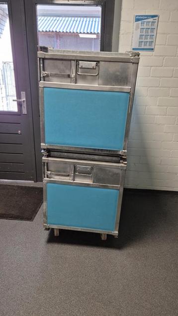 2 Thermoboxen met Koel Vries Elementen beschikbaar voor biedingen