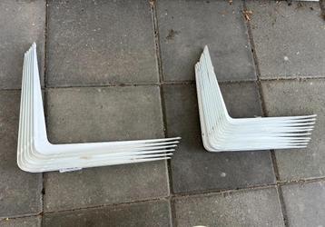 Boekenplankdragers 16 stuks beschikbaar voor biedingen