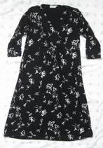 Masai zwarte jurk, ecru bloemen, overslag bij buste, mt L 40, Maat 38/40 (M), Zwart, Ophalen of Verzenden, Zo goed als nieuw