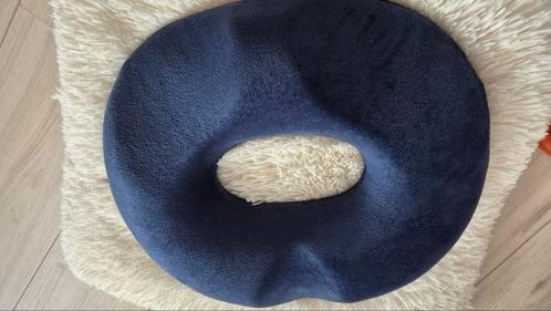 Donut Cushion for Pressure Relief Orthopedic Ring Seat, Sport en Fitness, Gezondheidsproducten en Wellness, Zo goed als nieuw