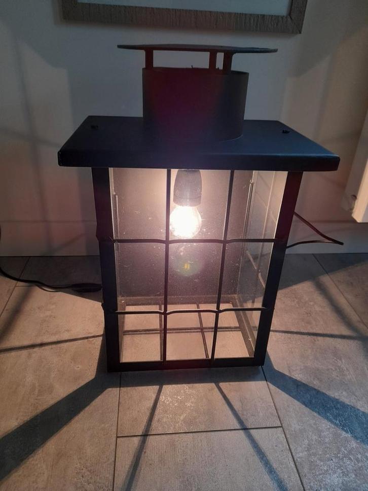 Grote lantaarn zwart metaal met glas (binnenlamp), Huis en Inrichting, Lampen | Wandlampen, Gebruikt, Glas, Metaal, Ophalen