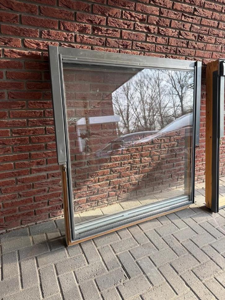 Velux dakkraam GGL U08 (134140 cm) + NIEUWE isolatie, Doe-het-zelf en Verbouw, Glas en Ramen, Nieuw, Dakraam, 120 tot 160 cm, 120 tot 160 cm