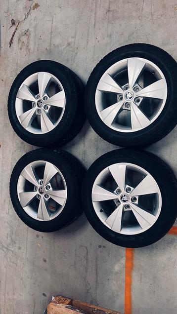 16 inch skoda velgen met goodyear all season banden beschikbaar voor biedingen