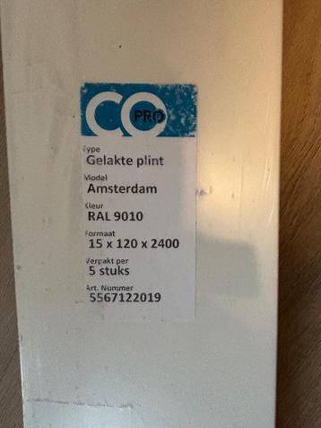 Plinten wit gelakt (RAL 9010) 12 cm hoog beschikbaar voor biedingen