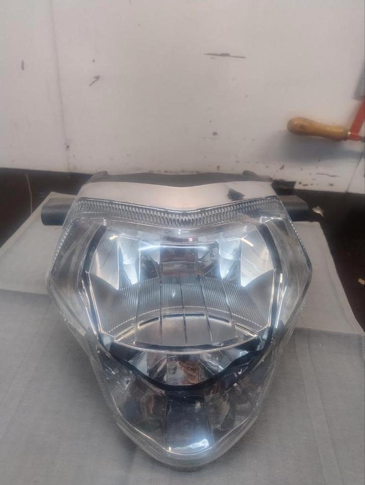 Aprilia Shiver Koplamp + Getint Kuipje - Hella, Motoren, Onderdelen | Overige, Ophalen of Verzenden