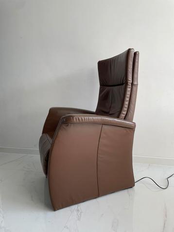 Prominent elektrische sta op fauteuil beschikbaar voor biedingen