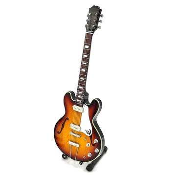 John lennon The Beatles miniatuur gitaar 25cm van hout deco  beschikbaar voor biedingen