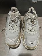 Balenciaga triple S beige 37, Kleding | Dames, Schoenen, Ophalen of Verzenden, Zo goed als nieuw, Beige, Sneakers of Gympen