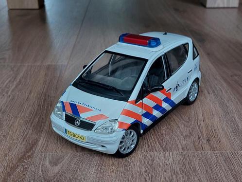 Mercedes-Benz A-Klasse Politie | Wit | Maisto, Hobby en Vrije tijd, Modelauto's | 1:18, Gebruikt, Auto, Maisto, Ophalen of Verzenden