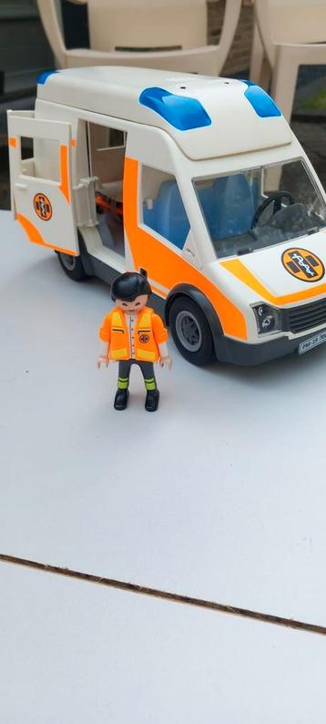 Playmobil 70049 Ambulance beschikbaar voor biedingen