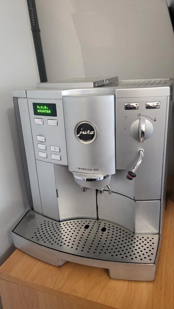 JURA Impressa s95 Koffiemachine -, Witgoed en Apparatuur, Koffiezetapparaten, Gebruikt, Koffiebonen, Koffiemachine, 1 kopje, Afneembaar waterreservoir