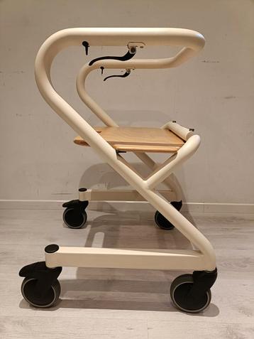 Saljol trippelstoel - binnen rollator maat S + Servicebeurt. beschikbaar voor biedingen