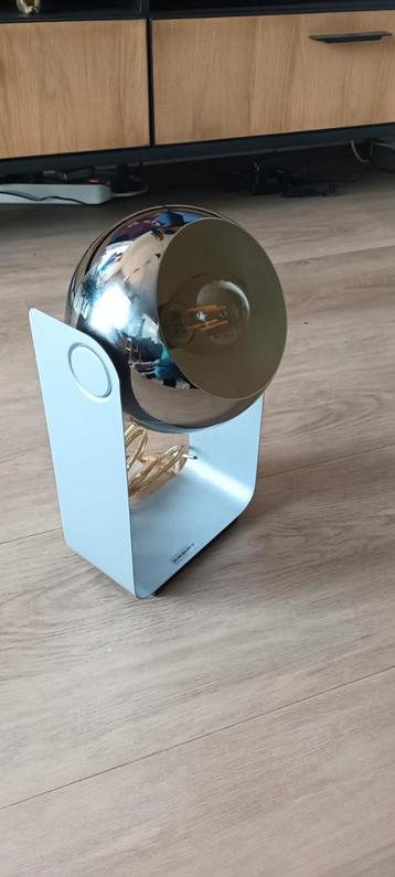 Massive Eyeball Tafellamp  Van het Belgische merk Massive   beschikbaar voor biedingen