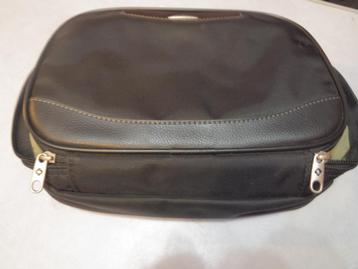 Toilettas samsonite met ventilatiegaas 30 cm x 19 cm x 8 cm beschikbaar voor biedingen