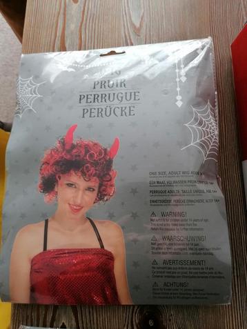 Halloween Spullen - Pruiken, Accessoires beschikbaar voor biedingen