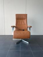 Nette cognac bruine leren draaifauteuil  / relax stoel, Huis en Inrichting, Fauteuils, Ophalen, Minder dan 75 cm, Zo goed als nieuw
