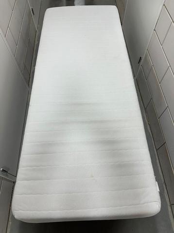 Eenpersoonsbed met matras – in goede staat! beschikbaar voor biedingen