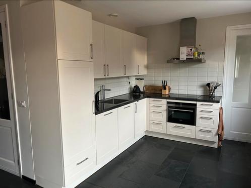 Mooie keuken te koop met apparatuur! Compleet!, Huis en Inrichting, Keuken | Complete keukens, Gebruikt, Ophalen