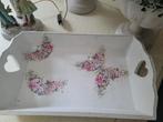 Vol houten dienblad met bloemen/vlinder motief