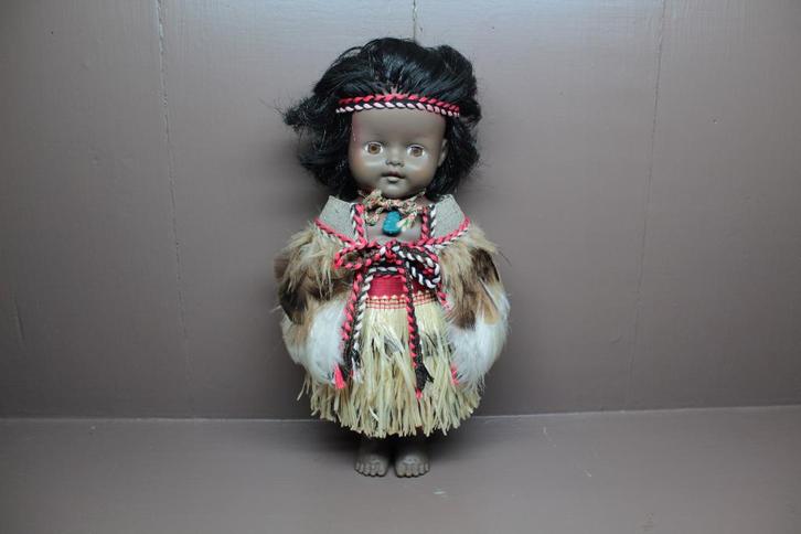 Vintage oud Pedigree Maori popje, Verzamelen, Poppen, Zo goed als nieuw, Pop, Ophalen of Verzenden