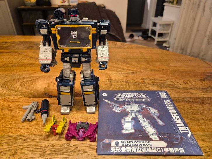 Transformers Legacy United G1 Soundwave met cassette Ratbat, Verzamelen, Transformers, Nieuw, G1, Decepticons, Ophalen of Verzenden