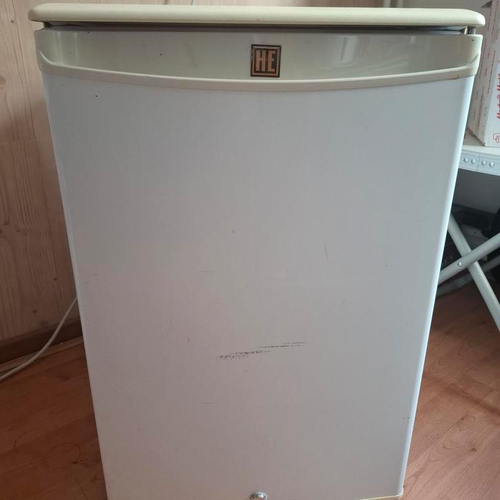 Compacte Camping Koelkast - Past door caravan deur!, Caravans en Kamperen, Koelboxen, Gebruikt, Ophalen