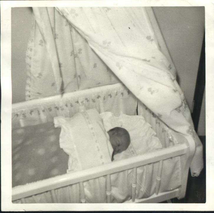 Wieg wandelwagen ledikantje babyuitzet kleertjes, Kinderen en Baby's, Babywiegjes en Ledikanten, Gebruikt, Wieg, Ophalen