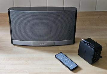 BOSE Sounddock (zwart of wit) beschikbaar voor biedingen
