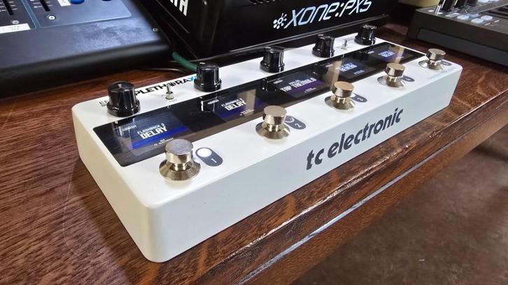 TC electronic Plethora x5 Multi Effect Pedaal met Doos, ZGAN, Muziek en Instrumenten, Effecten, Zo goed als nieuw, Chorus, Delay of Echo