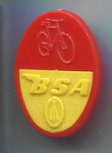 BSA rood/geel plastic rijwielen broche ( G_211 ) beschikbaar voor biedingen