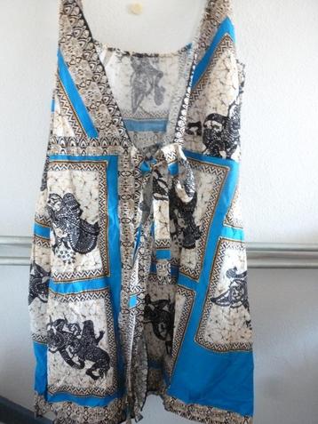 Batik overschort beschikbaar voor biedingen