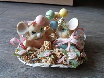 Drie decoratieve en schattige muizenbeeldjes beschikbaar voor biedingen