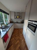 Mooie beige grijze keuken met composieten blad, Huis en Inrichting, Ophalen, Gebruikt, Hoekkeuken, Graniet of Steen