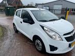 Chevrolet Spark 1.0 Bifuel 2012 Wit met airco, Auto's, Chevrolet, 15 km/l, 37 €/maand, 4 cilinders, Wit